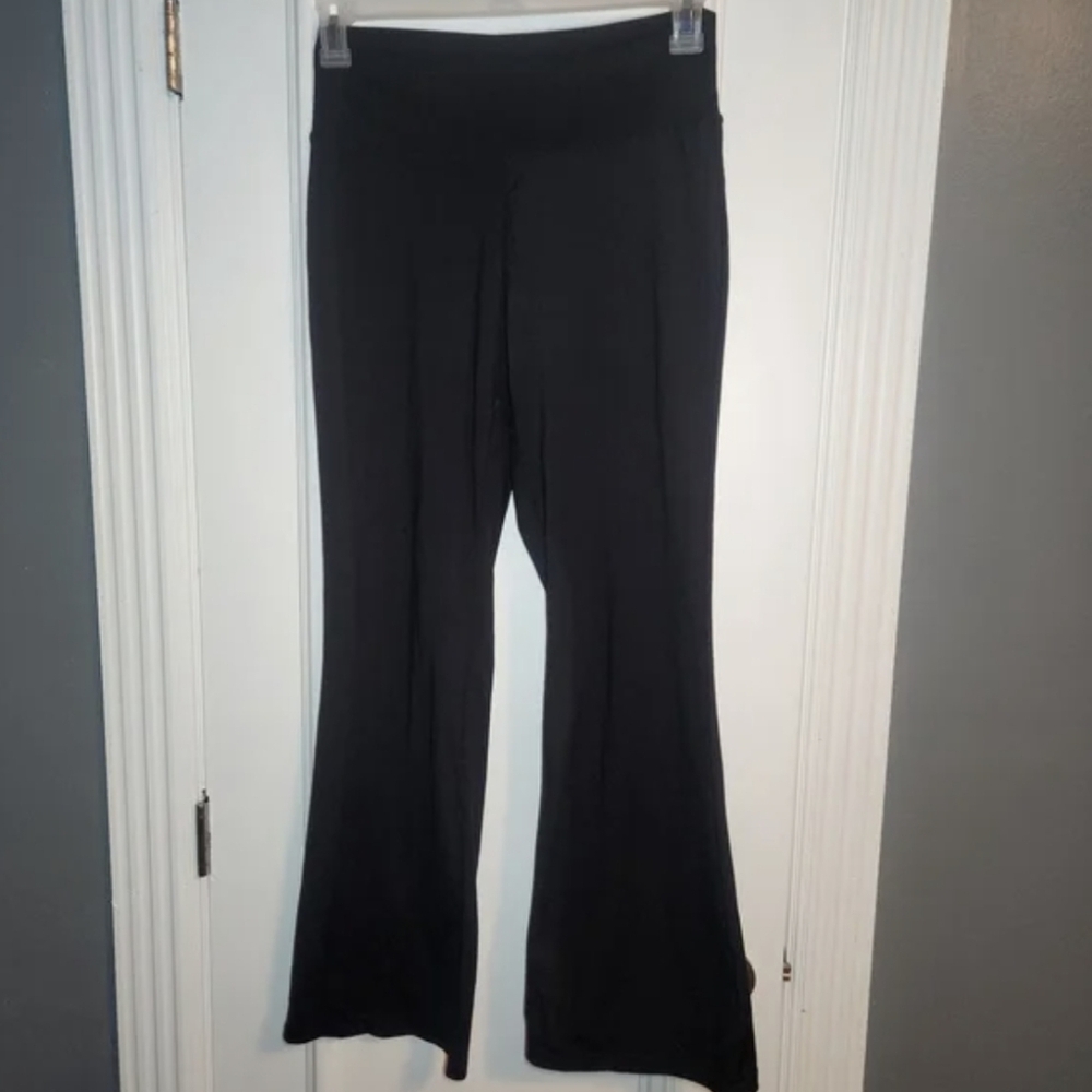 Women's Black Flare Bootcut Leggings Exercise Pants Peace Sign On Back- Size Sma